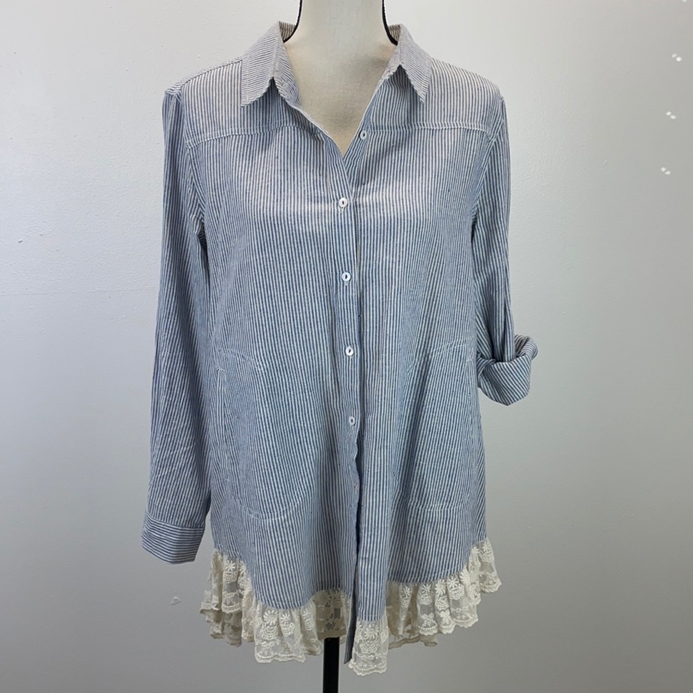 ⭐️Umgee blue stripe lace trim tunic top w/pockets